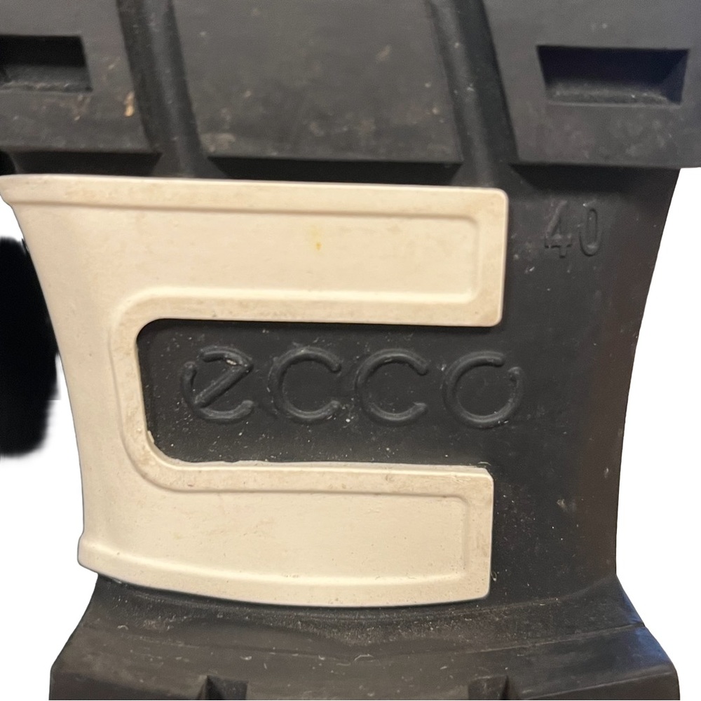 Ecco Women’s Black Leather Tray Tech Penny Loafers Sz 40 US 9-9.5 Lug Sole EUC - Picture 10 of 11